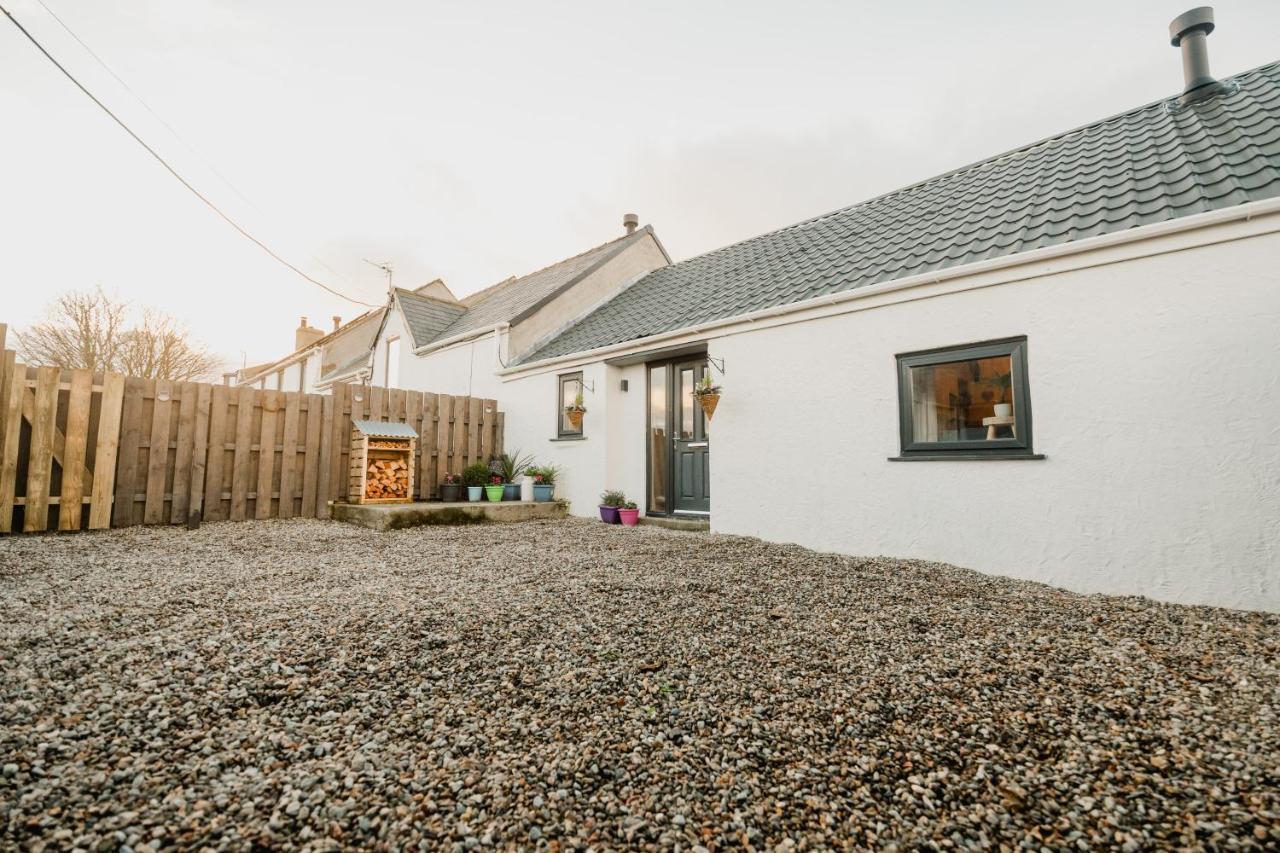 The Cow Shed At Pencraig Villa Holyhead Buitenkant foto